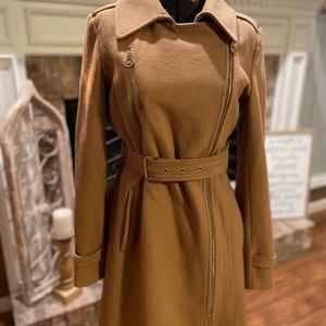 Michael Kors wool blended belted coat Size 4, Camel Color